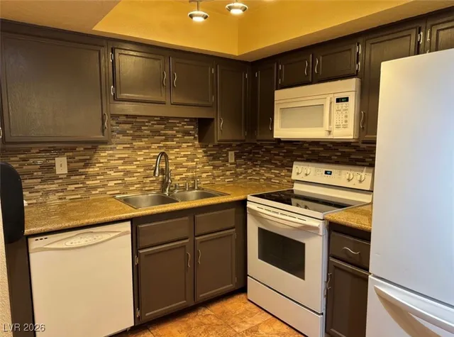 $1,550 | 2704 Beaver Creek Court, Unit 102, Las Vegas, NV 89117
