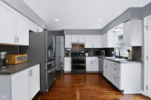 $579,000 | 242 Beechmont Drive, Carmel, IN 46032