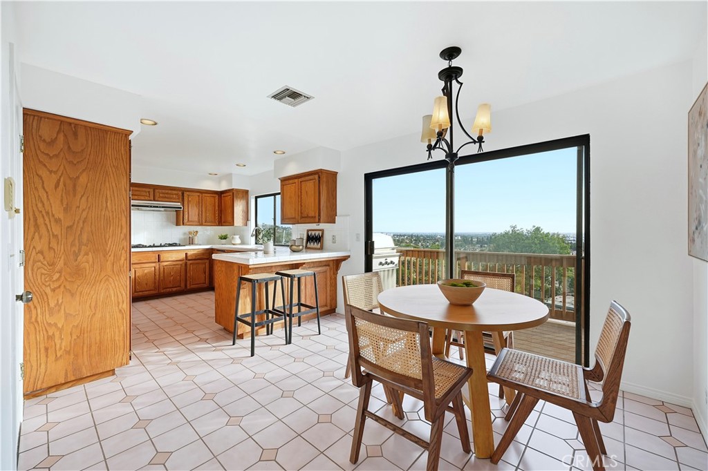 12070 Rideout Way Whittier, CA 90601 - Photo 13 of 50