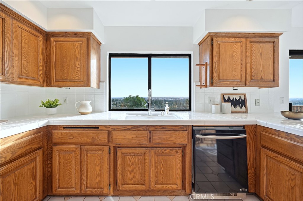 12070 Rideout Way Whittier, CA 90601 - Photo 18 of 50