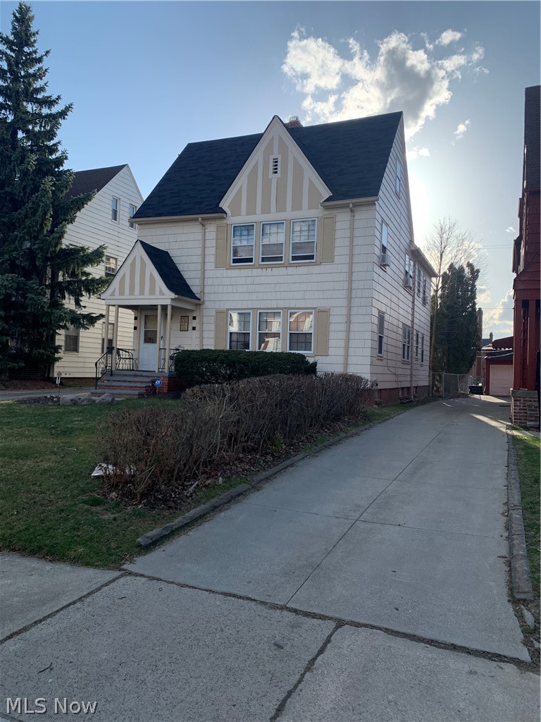 3658-3660 Strathavon Road Cleveland, OH 44120 - Photo 8 of 11