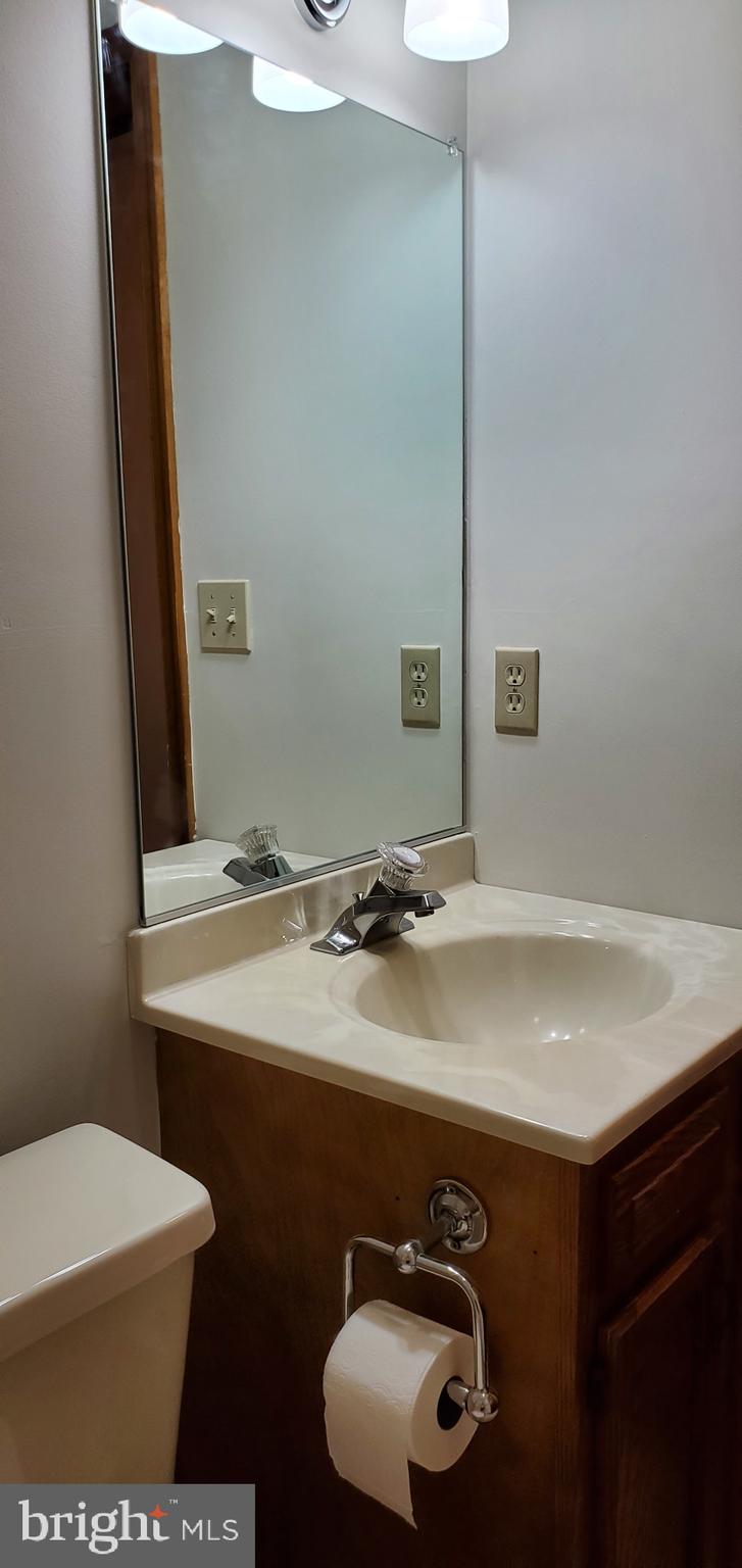 30811 Ward Road Salisbury, MD 21804 - Photo 17 of 29 Hall bathroom