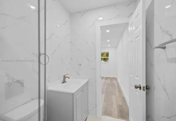 $2,800 | 816 North Golf Drive, Hollywood, FL 33021