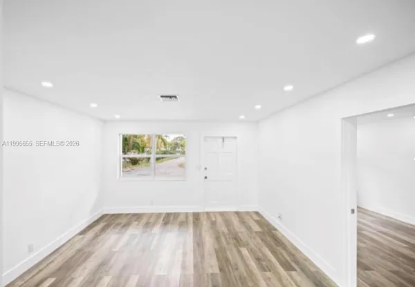 $2,800 | 816 North Golf Drive, Hollywood, FL 33021