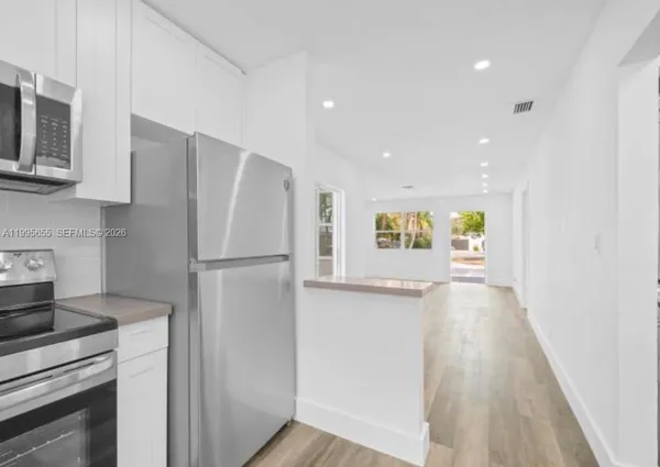 $2,800 | 816 North Golf Drive, Hollywood, FL 33021