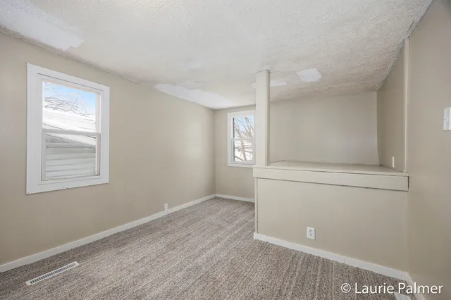 $169,900 | 231 East Lincoln Avenue, Ionia, MI 48846