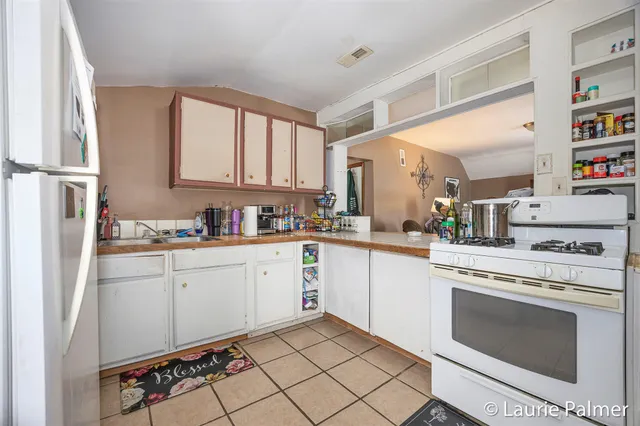 $169,900 | 231 East Lincoln Avenue, Ionia, MI 48846