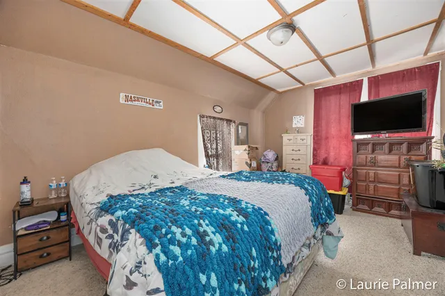 $169,900 | 231 East Lincoln Avenue, Ionia, MI 48846