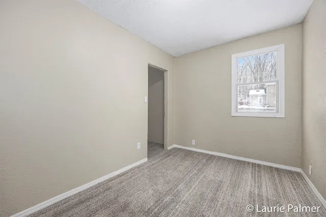 $169,900 | 231 East Lincoln Avenue, Ionia, MI 48846