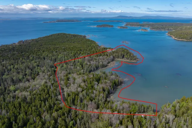 $695,000 | 1 Part Of Map Road, Swans Island, ME 04685