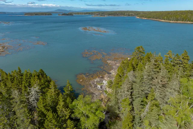 $695,000 | 1 Part Of Map Road, Swans Island, ME 04685