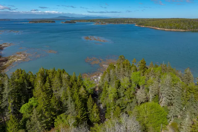 $695,000 | 1 Part Of Map Road, Swans Island, ME 04685