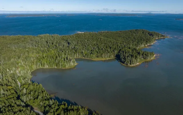 $695,000 | 1 Part Of Map Road, Swans Island, ME 04685