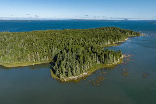 $695,000 | 1 Part Of Map Road, Swans Island, ME 04685