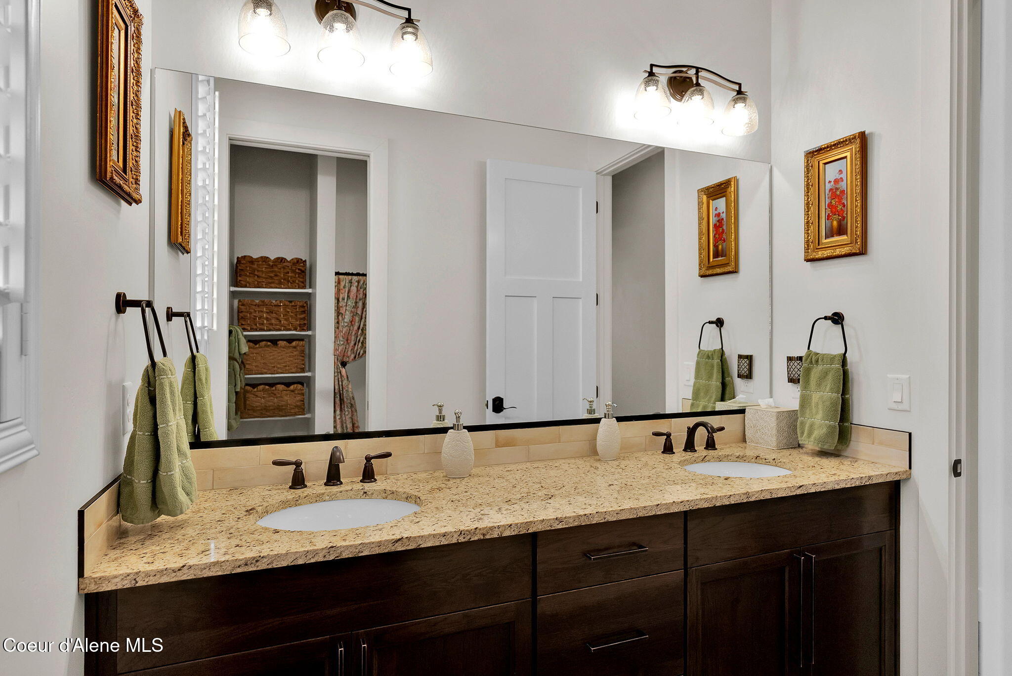 8108 West Splitrail Avenue Rathdrum, ID 83858 - Photo 47 of 66 Double sinks