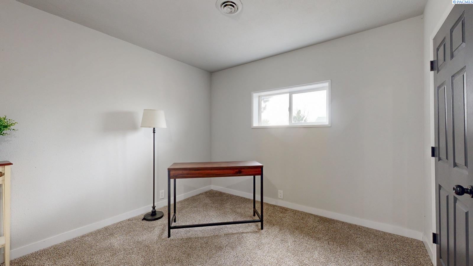220709 East Game Farm Road Kennewick, WA 99337 - Photo 34 of 47 Gallery Image 34