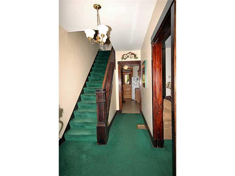 204 Rustic Avenue Pittsburgh, PA 15210 - Photo 3 of 15 Entry/Foyer.