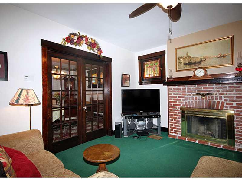 204 Rustic Avenue Pittsburgh, PA 15210 - Photo 4 of 15 Living Room.