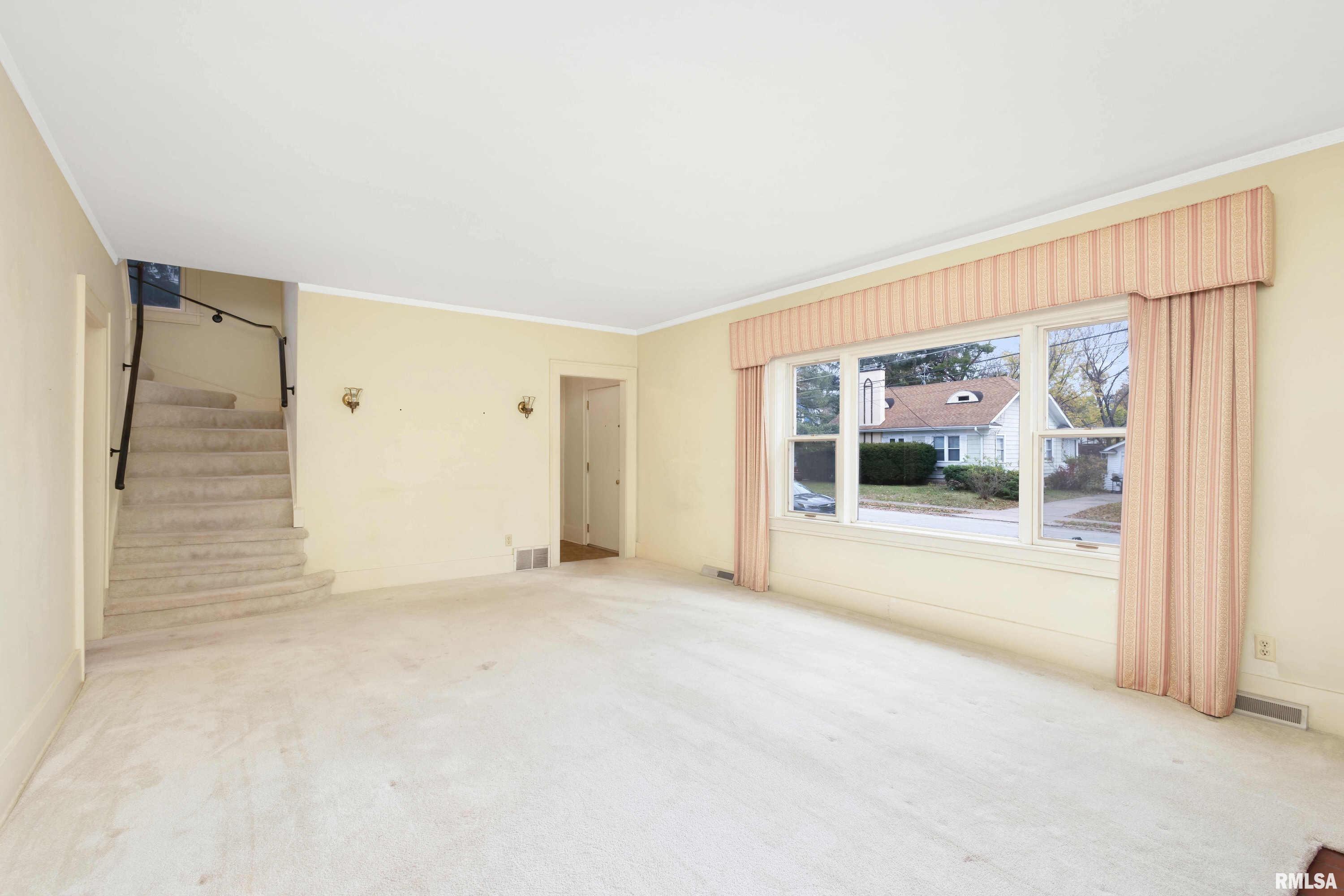 320 Forest Road Davenport, IA 52803 - Photo 11 of 48 Gallery Image 11