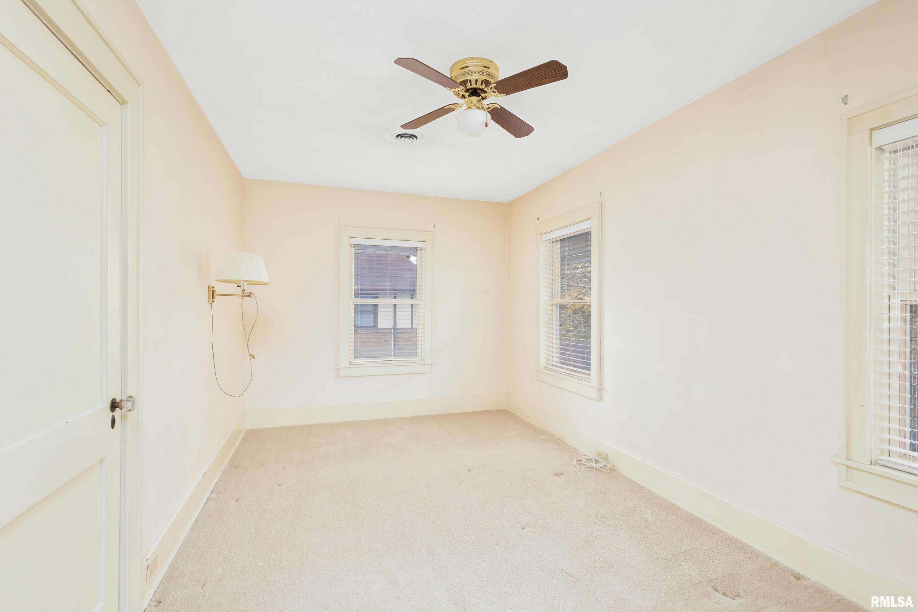 320 Forest Road Davenport, IA 52803 - Photo 30 of 48 Gallery Image 30