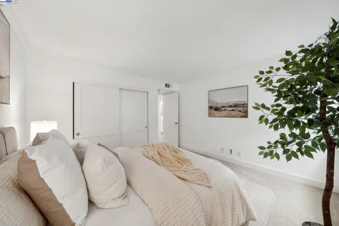 $500,000 | 4033 Terra Granada Drive, Unit 5C, Walnut Creek, CA 94595