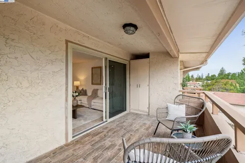 $500,000 | 4033 Terra Granada Drive, Unit 5C, Walnut Creek, CA 94595