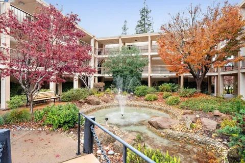 $500,000 | 4033 Terra Granada Drive, Unit 5C, Walnut Creek, CA 94595