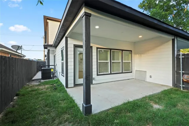 $349,995 | 1407 Barry Avenue, Dallas, TX 75223