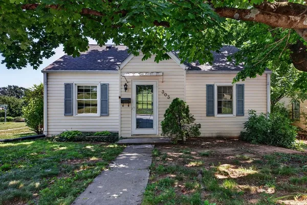 $259,000 | 303 Grubert Avenue, Staunton, VA 24401