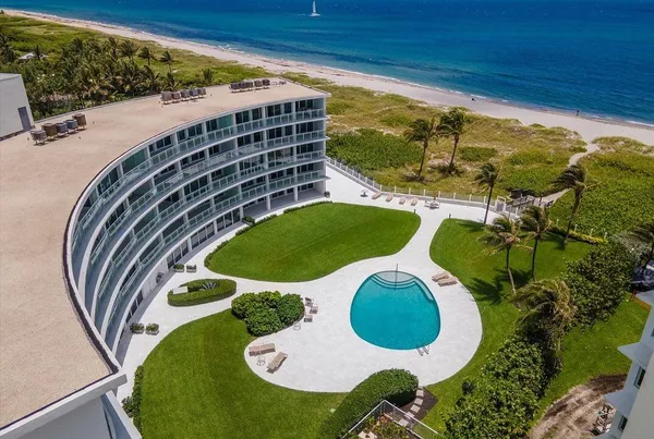 $8,000 | 1213 South Ocean Boulevard, Unit 2E, Delray Beach, FL 33483