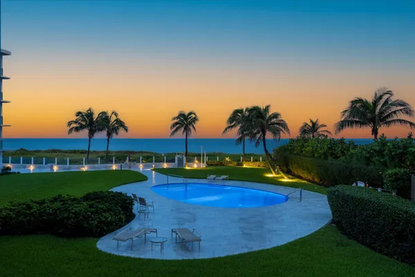 $8,000 | 1213 South Ocean Boulevard, Unit 2E, Delray Beach, FL 33483