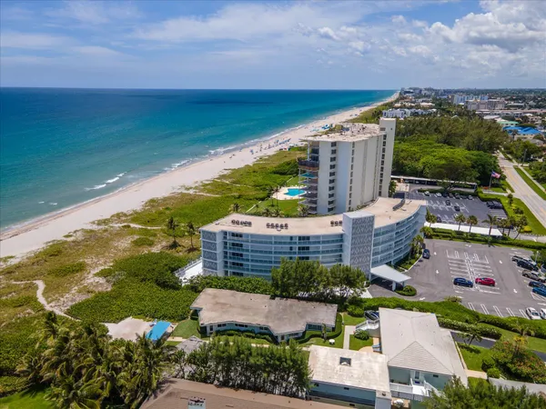 $8,000 | 1213 South Ocean Boulevard, Unit 2E, Delray Beach, FL 33483
