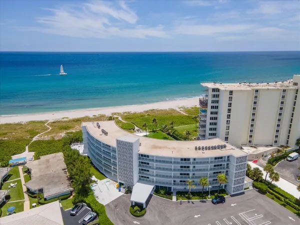 $8,000 | 1213 South Ocean Boulevard, Unit 2E, Delray Beach, FL 33483