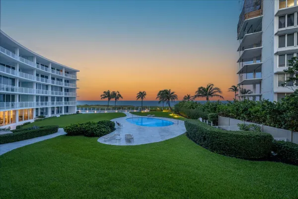 $8,000 | 1213 South Ocean Boulevard, Unit 2E, Delray Beach, FL 33483