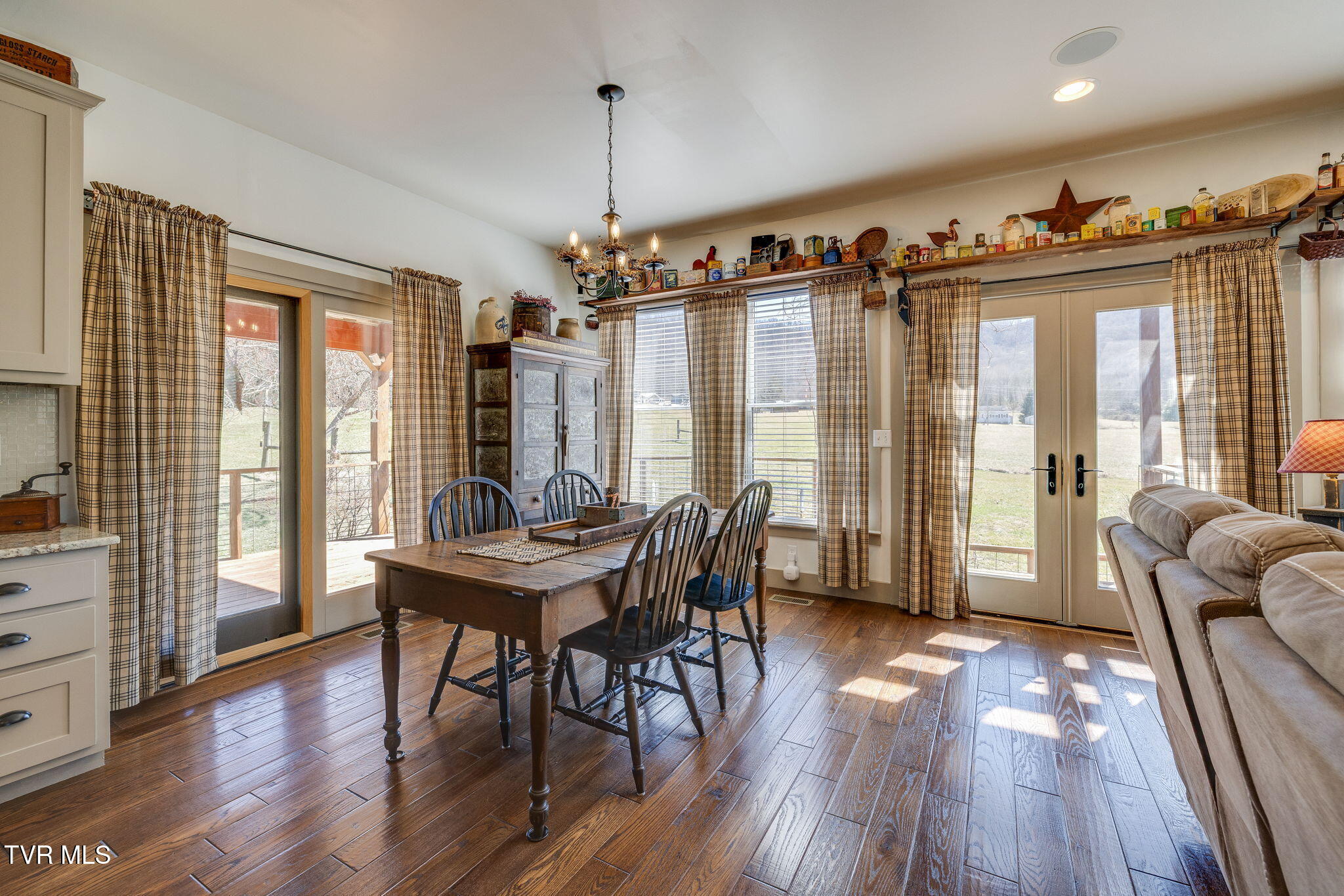 123 Simpson Road Church Hill, TN 37642 - Photo 11 of 66 010