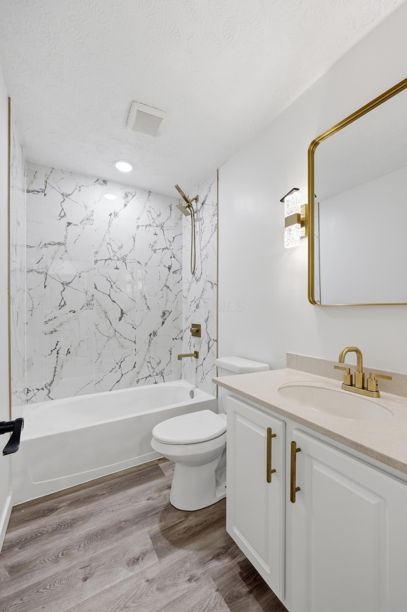 2386 Lindale Road Columbus, OH 43224 - Photo 24 of 31 Full bath 1