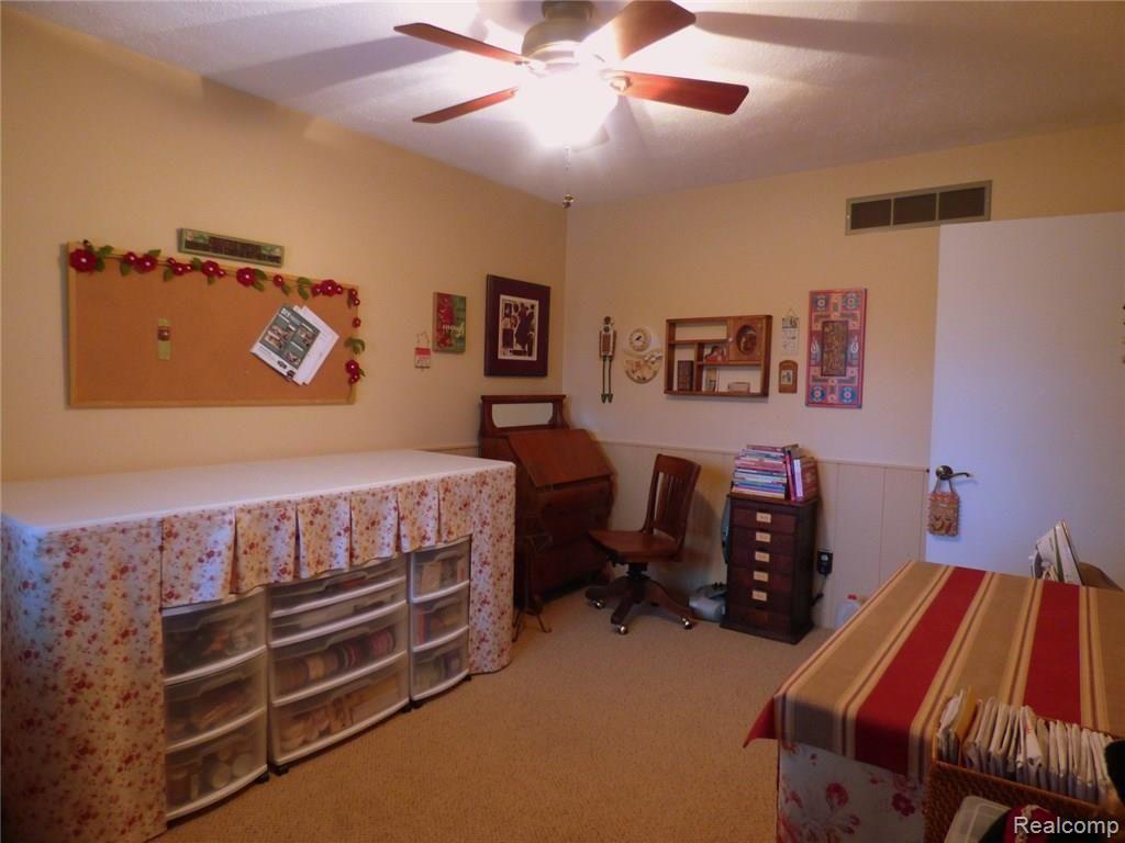 8826 Pettysville Road Pinckney, MI 48169 - Photo 16 of 31 17 BEDROOM 3.JPG