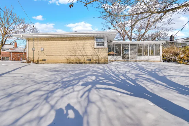 $209,900 | 1161 East 171st Court, South Holland, IL 60473