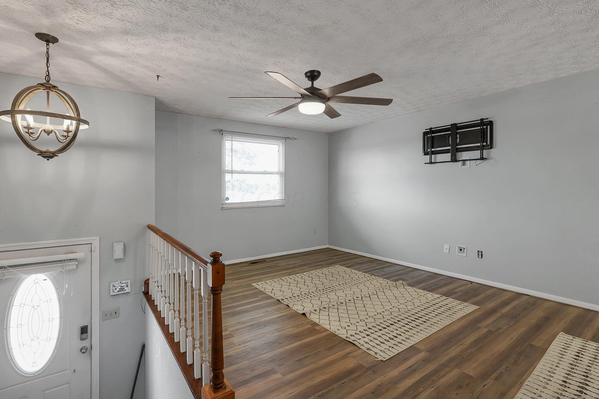 1070 Lockville Road Pickerington, OH 43147 - Photo 3 of 29 3-web-or-mls-1070-lockville-rd