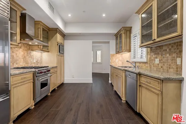$8,750 | 133 South Spalding Drive, Unit 201, Beverly Hills, CA 90212