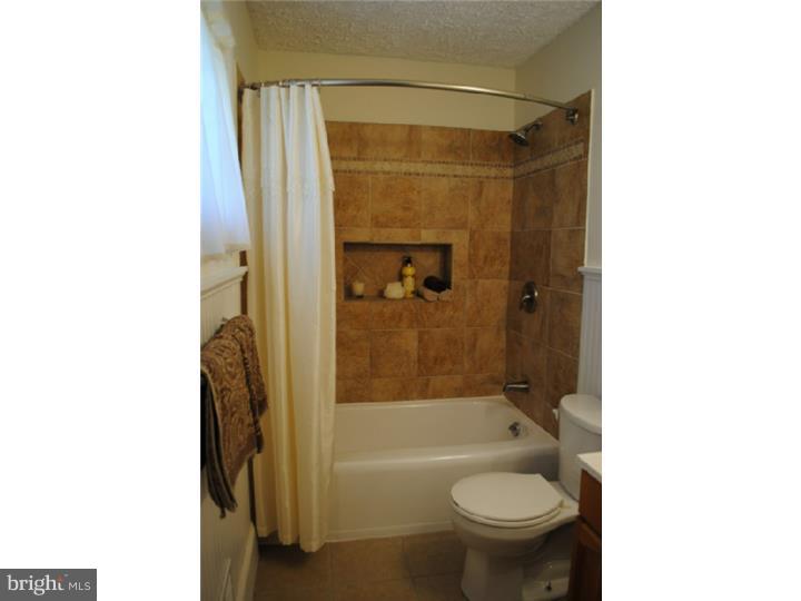 741 Chapel Road Glenside, PA 19038 - Photo 11 of 24 Gallery Image 11