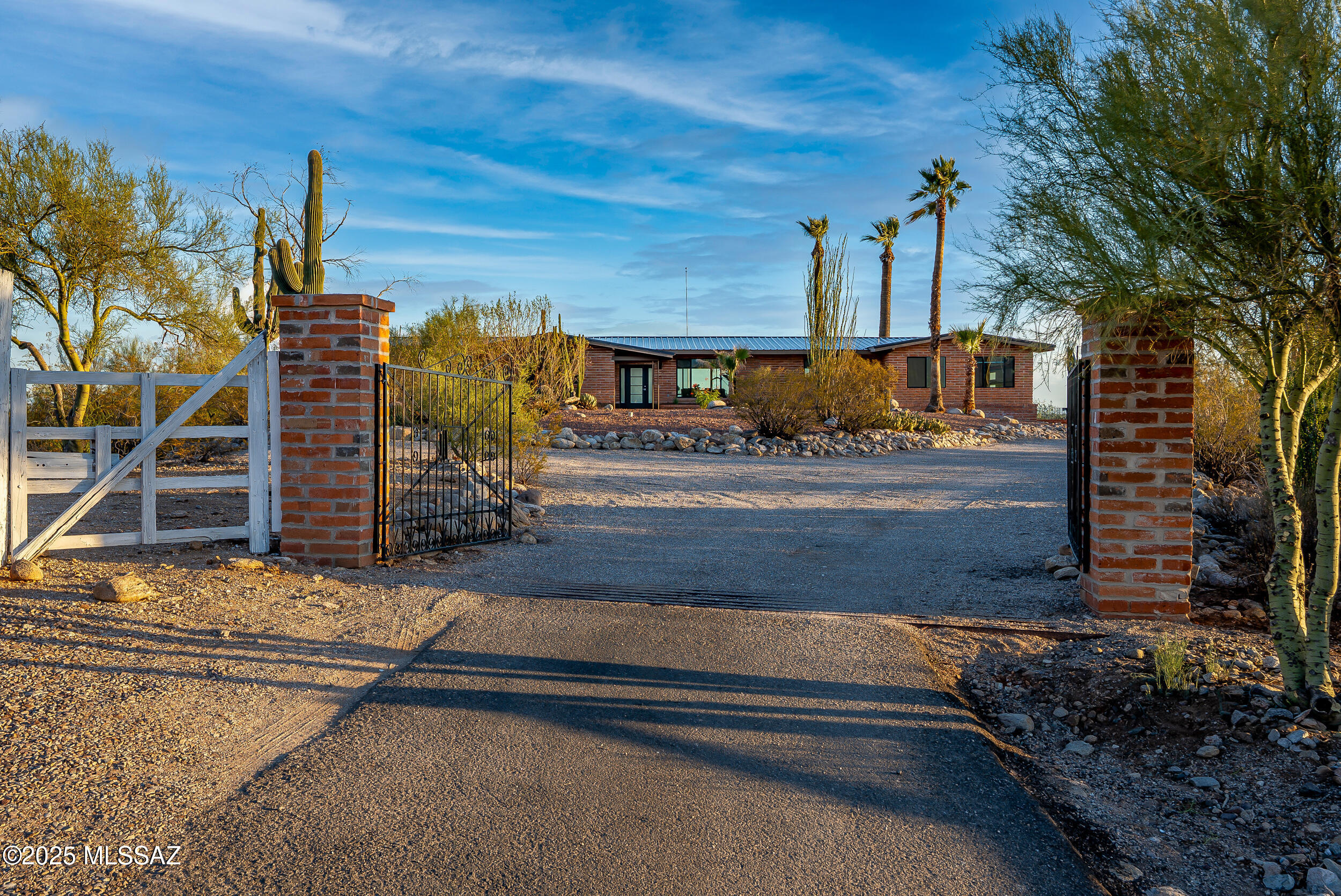 5240 East River House Road Tucson, AZ 85718 - Photo 3 of 49 Welcome