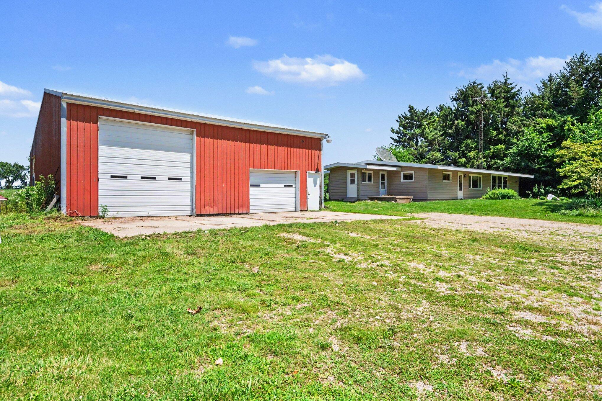 5405 Hartman Road Eau Claire, MI 49111 - Photo 2 of 36 036_file_4002