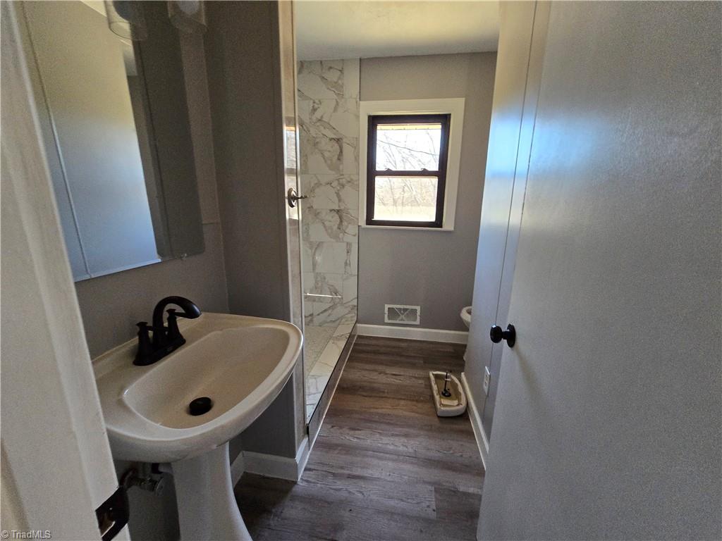 912 Friendly Road Eden, NC 27288 - Photo 12 of 18