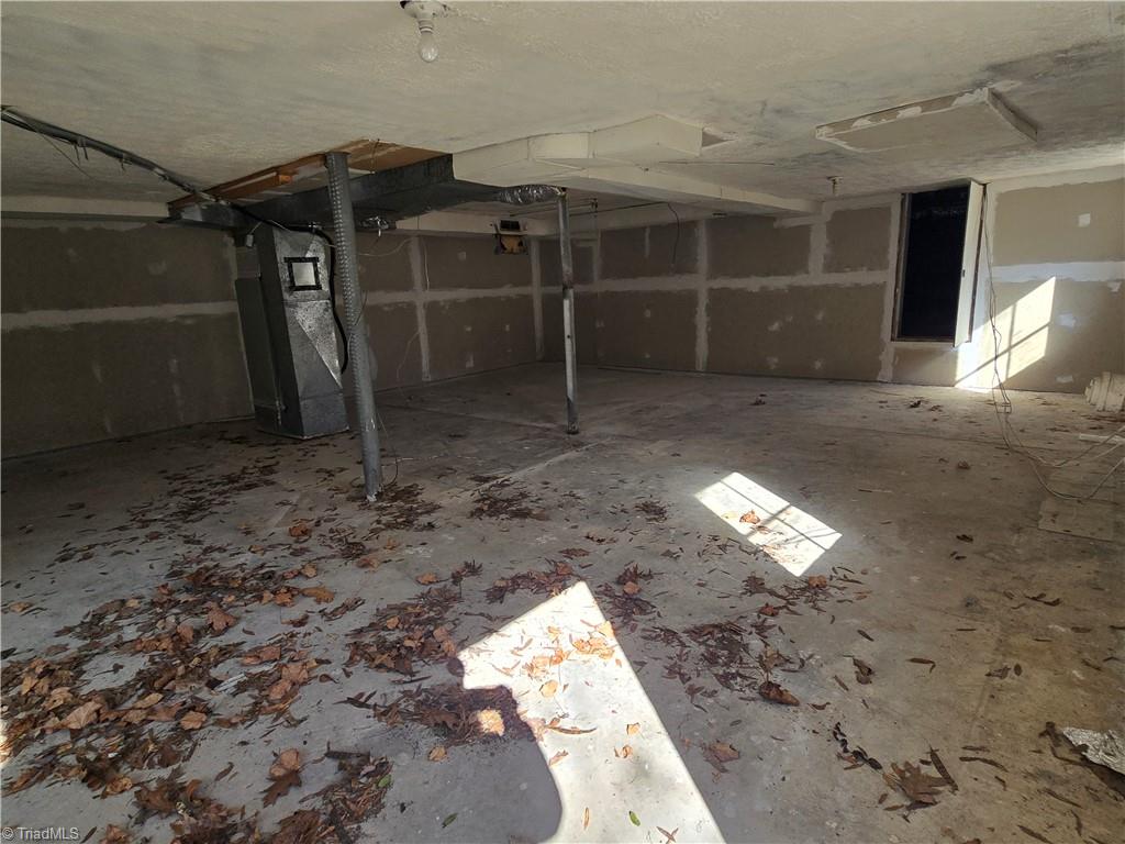 912 Friendly Road Eden, NC 27288 - Photo 15 of 18