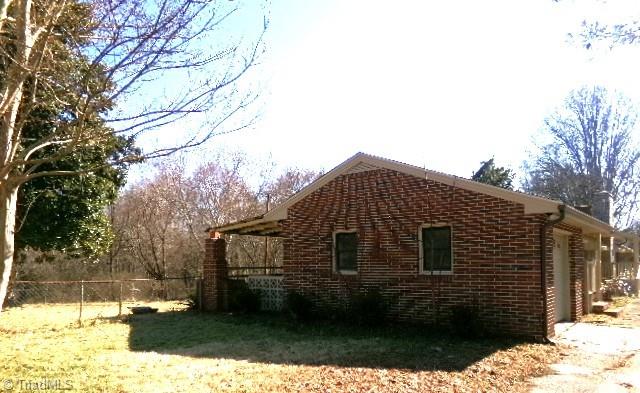 912 Friendly Road Eden, NC 27288 - Photo 2 of 18