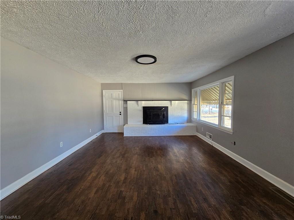 912 Friendly Road Eden, NC 27288 - Photo 4 of 18