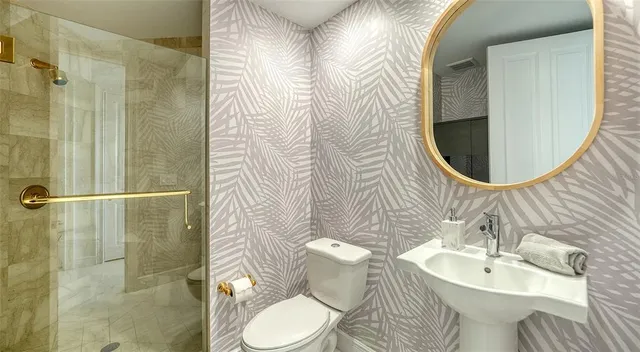 $20,000 | 35 Watergate Drive, Unit 806, Sarasota, FL 34236