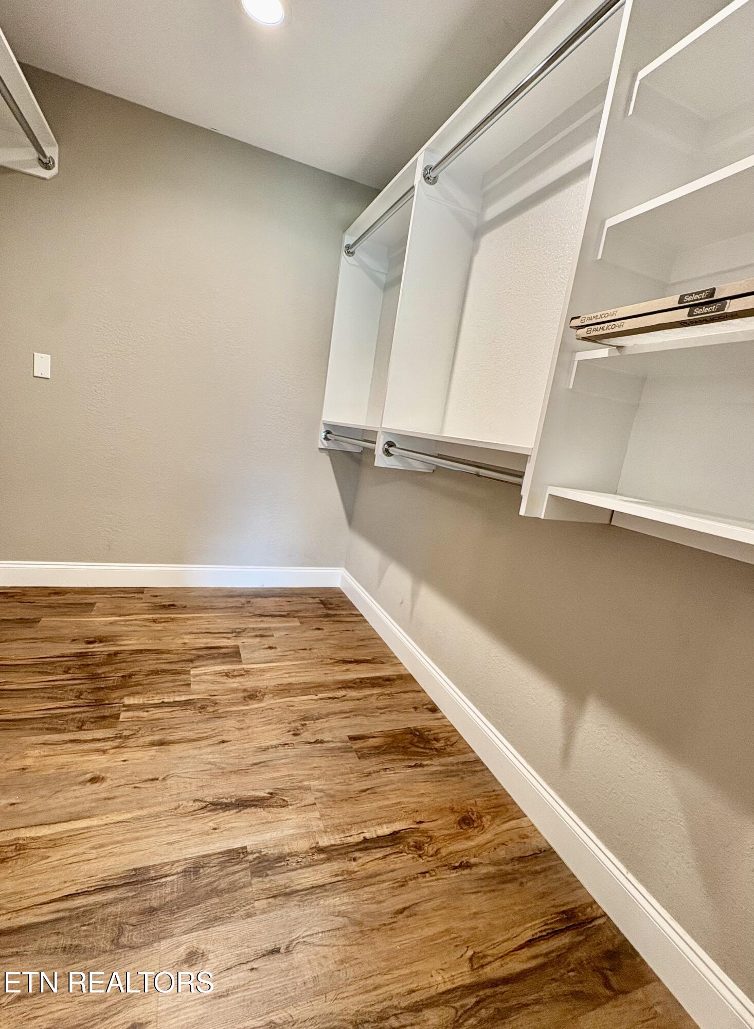 327 Thomas Loop Road Sevierville, TN 37876 - Photo 9 of 22 Master Closet