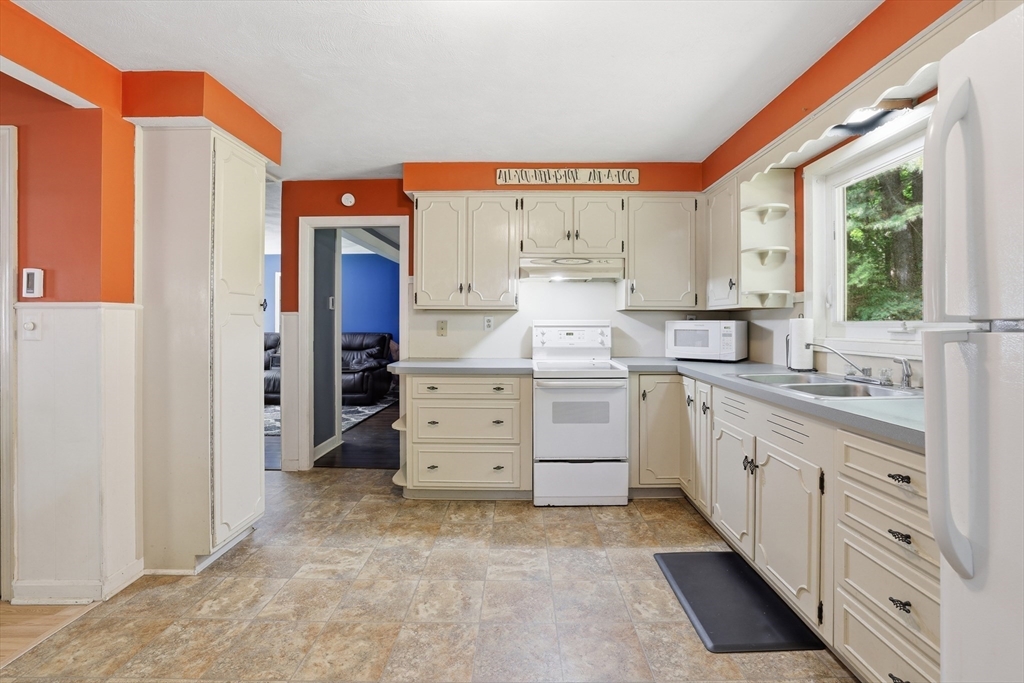 20 Jamieson Road Sturbridge, MA 01566 - Photo 7 of 28